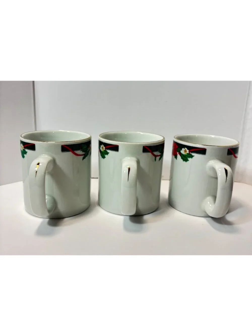 Tienshan Fine China Deck The Halls Christmas Mugs Set Of 3  Vintage 2000